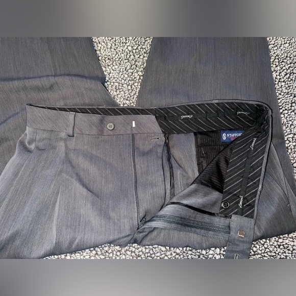 Men’s Stafford Classic Fit Dress Pants - size 36/30 in Charcoal - Picture 9 of 10